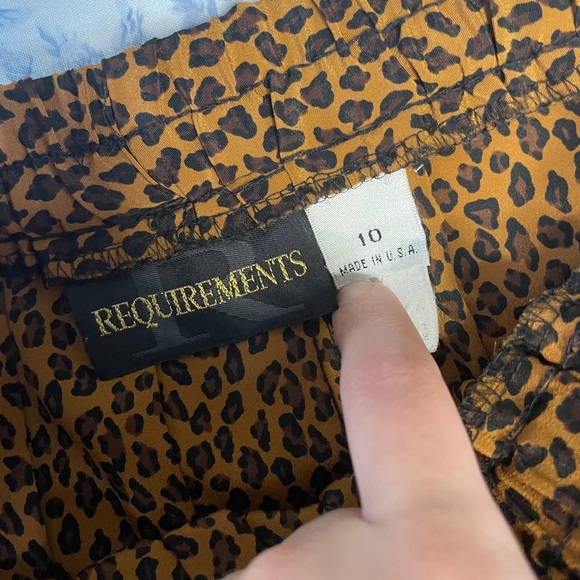 Vintage Leopard Pleated High Waisted Mini Skirt Made in USA Elastic Waist Tan - Picture 6 of 7